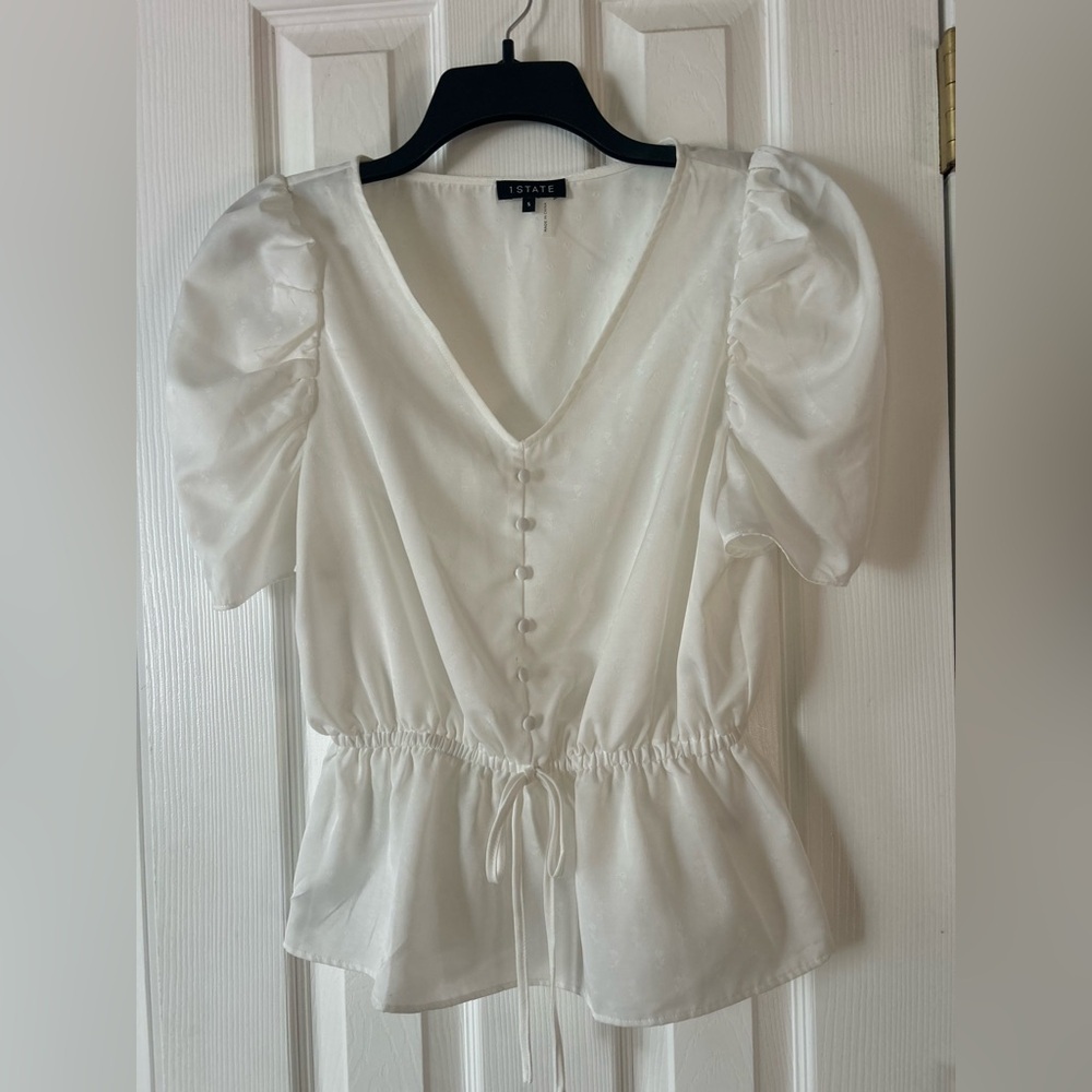 1.State White V-Neck Puff Sleeve Peplum Top. S. EUC.